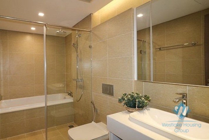 Modern four bedrooms apartment for rent in Vinhome Metropolis, Ba Dinh district, Ha Noi